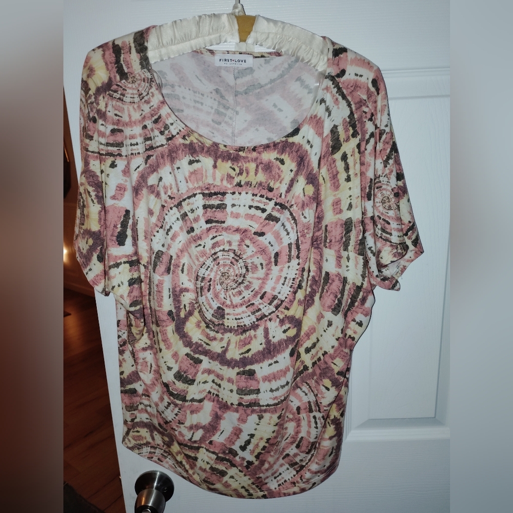 Trendy Women's Tie-Dye Top First Love By Lovelyn 🆕 Without Tags Size Medium